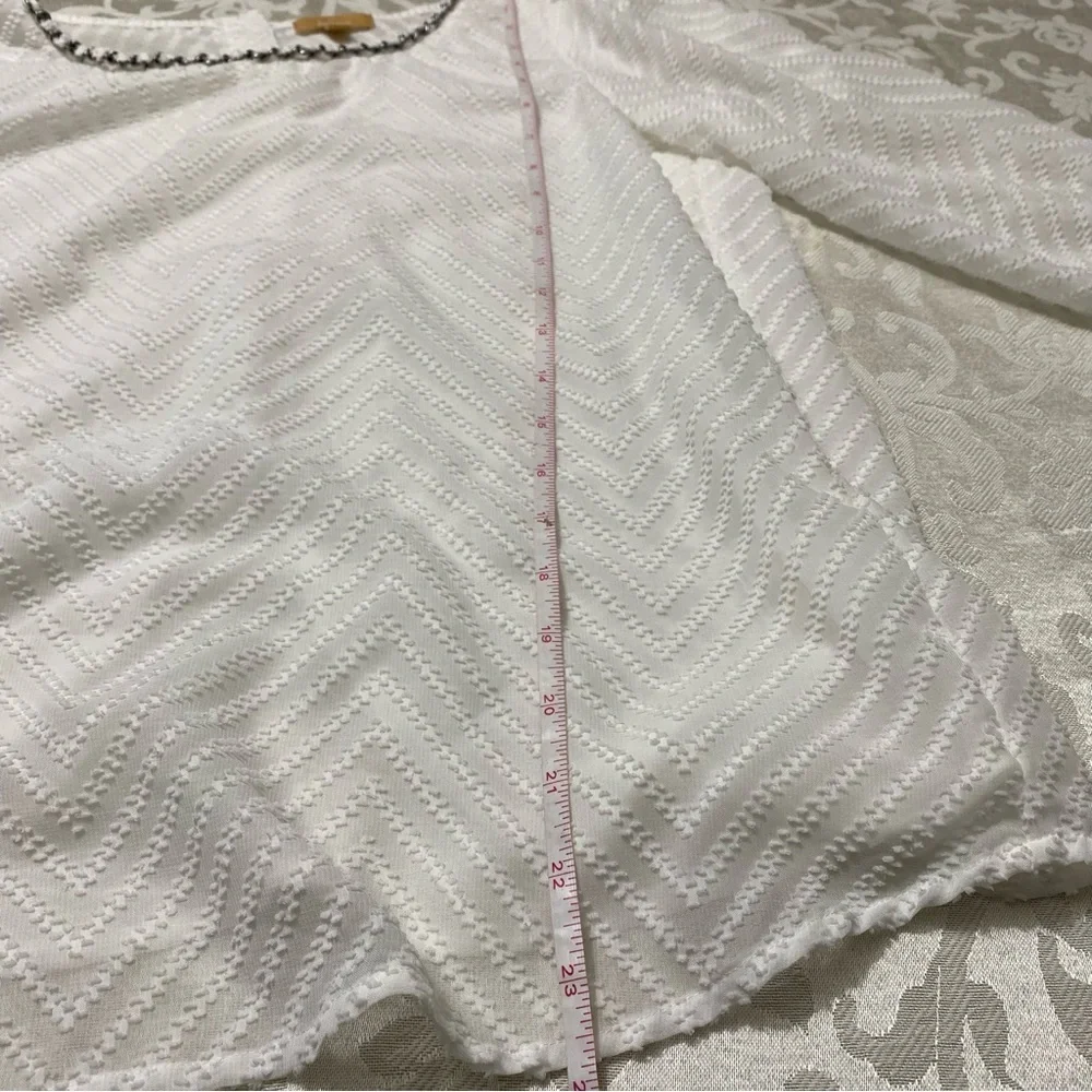 Takara White blouse 3/4 sleeves, 1/2 chain collar size M